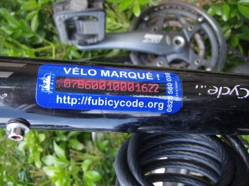 http://vocivelo.blogspirit.com/images/medium_marquage_v%C3%A9lo_bicycode.JPG